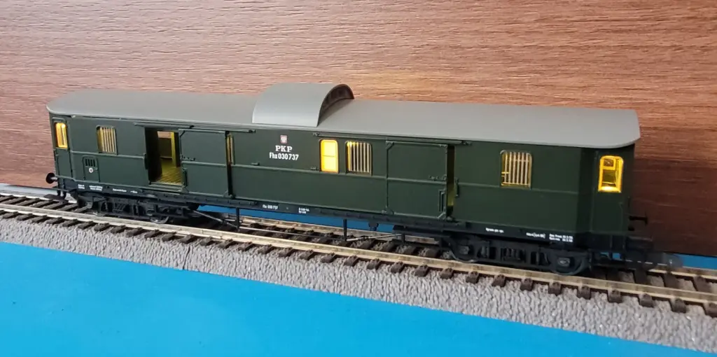 Listwa oświetlenia Roco Fhx bagażowy