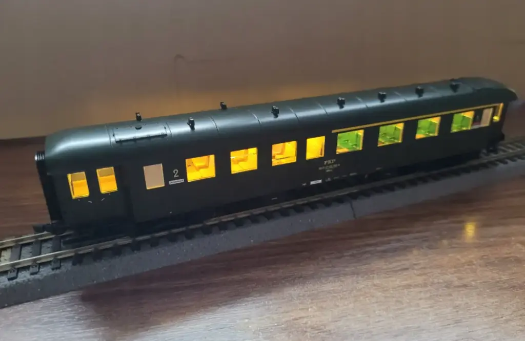 Listwa oświetlenia z dekoderem DCC Roco 6200058 (Eilzug), 1/2 klasa